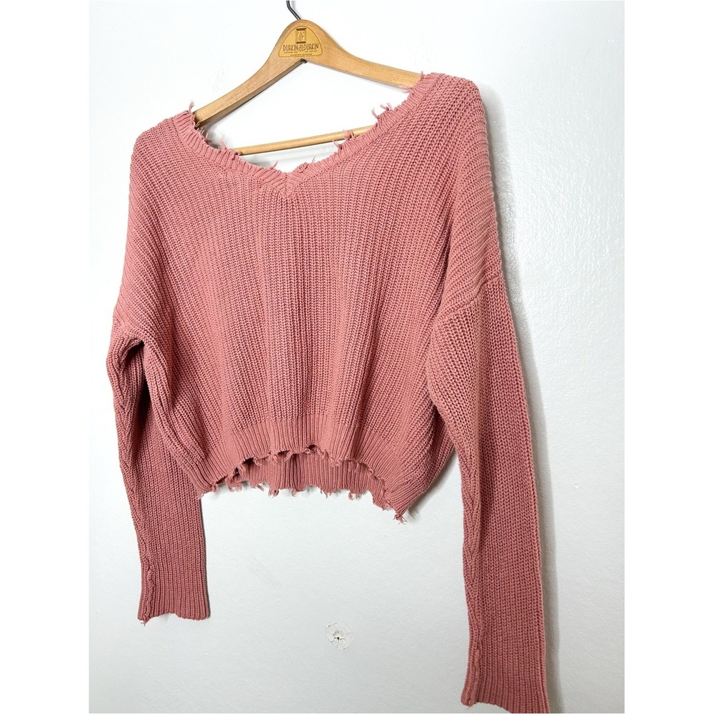 Moon & Madison Distressed Raw Edge Cropped V Neck Knit Sweater Salmon Pink M - Picture 4 of 5